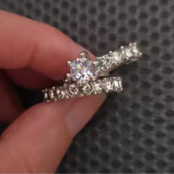 Engagement Luxury Crystal Wedding Ring Silver Women's Ring Set - Picture 7 of 8